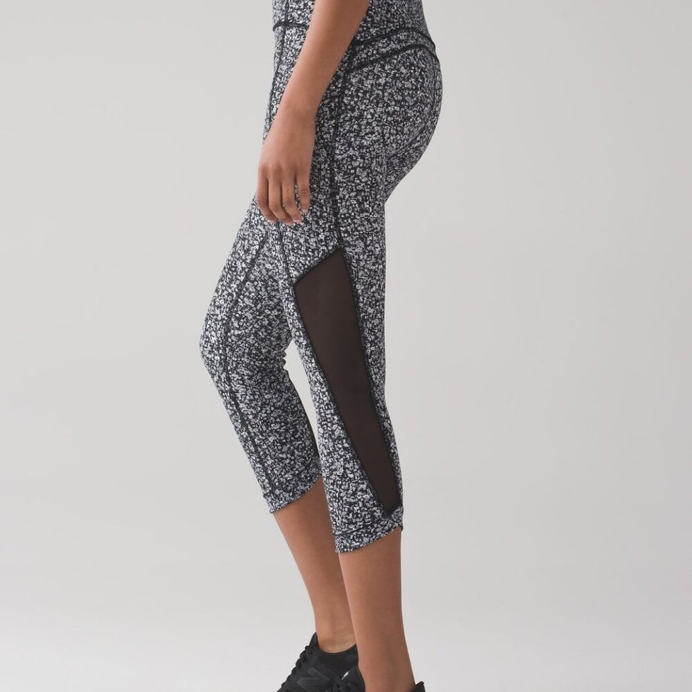 Lululemon Sole Training Crop leggings size 4